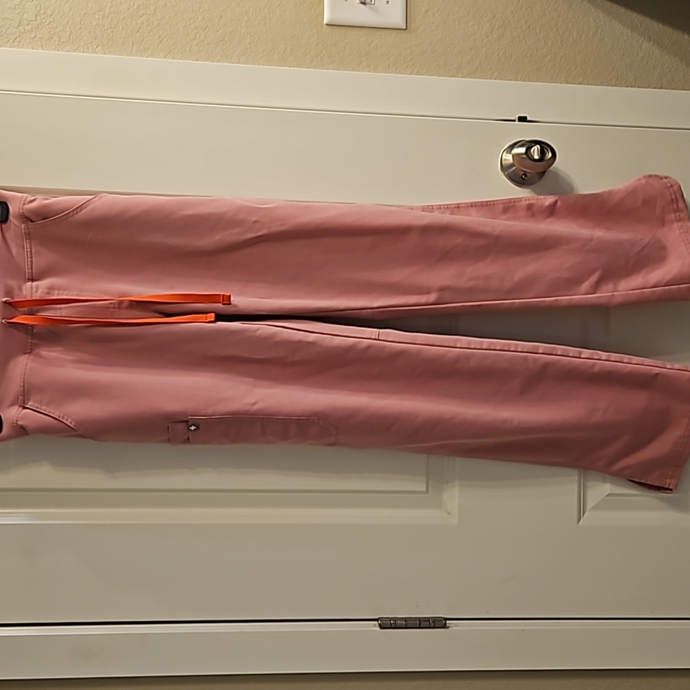 Figs Scrubs, Pink, Small Petite Length Kade Cargo pants